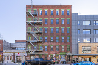 140 Metropolitan Ave in Brooklyn, NY - Building Photo - Building Photo