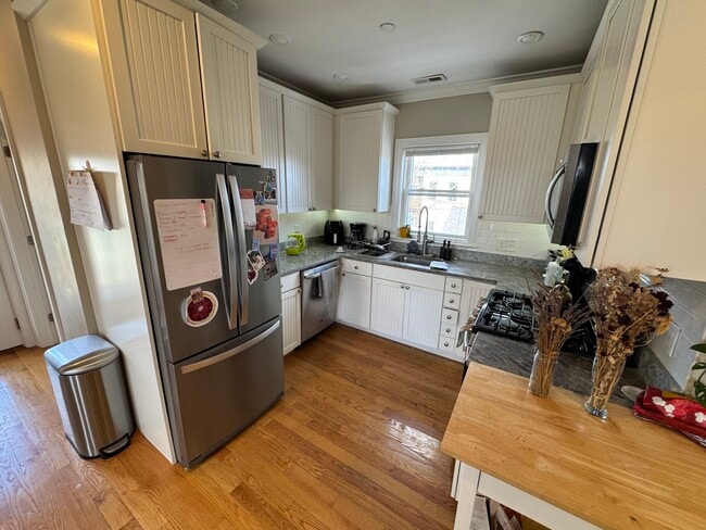 183 River St, Unit 3 in Cambridge, MA - Building Photo - Building Photo