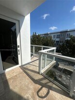 10245 NW 63rd Terrace in Doral, FL - Building Photo