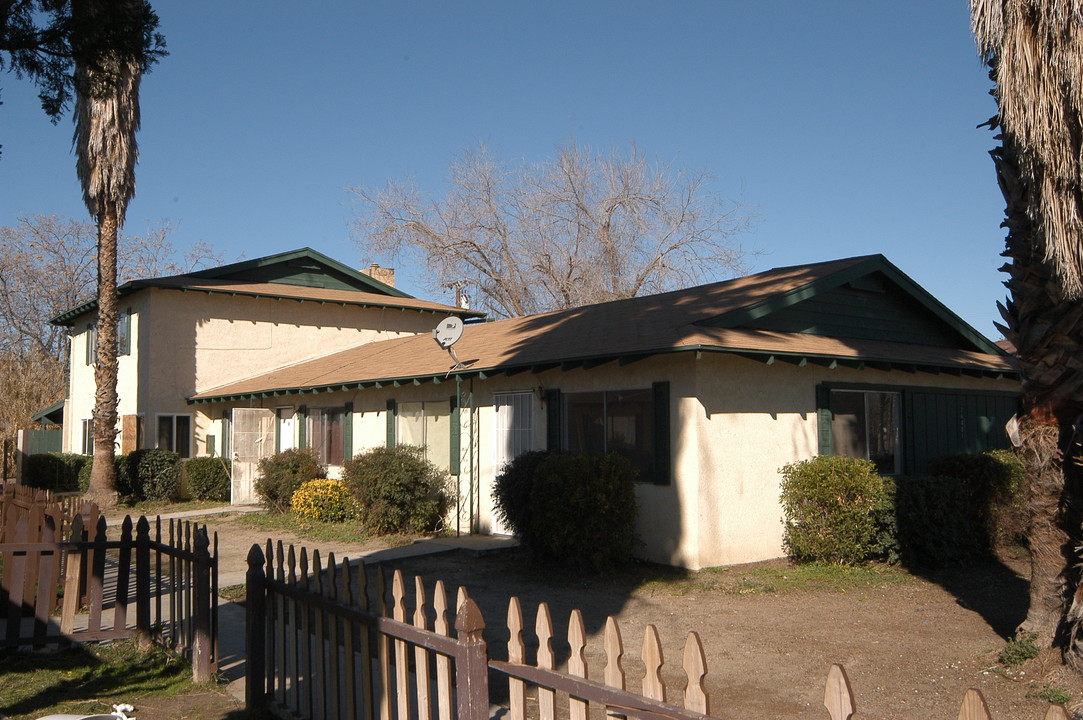 26401 Olive Dr in Hemet, CA - Foto de edificio