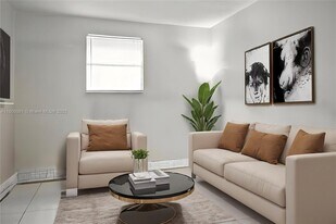 19310 NW 48th Ct in Miami Gardens, FL - Building Photo