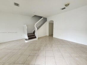 10754 NW 85th Terrace in Doral, FL - Building Photo - Building Photo