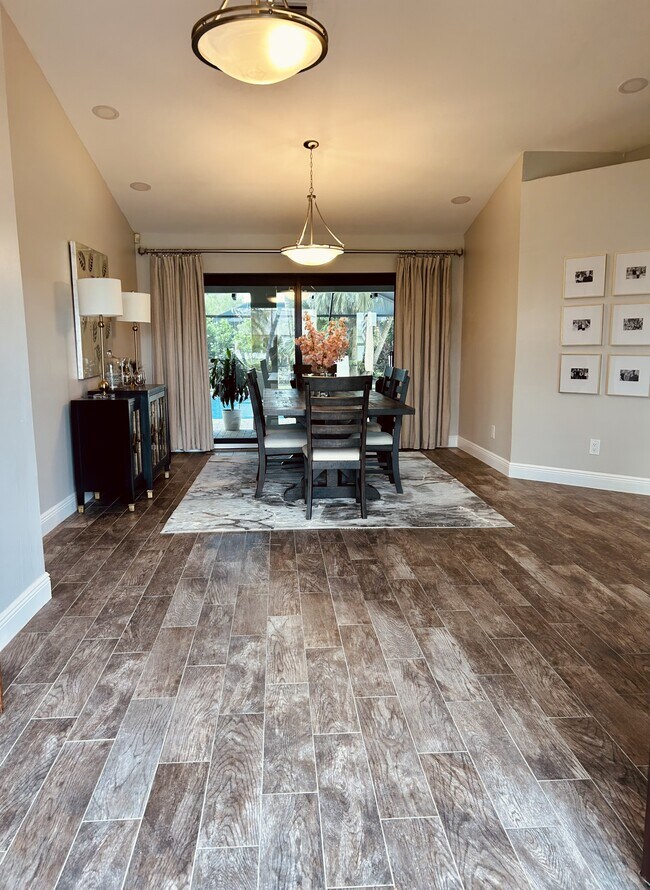 708 El Dorado Pkwy W in Cape Coral, FL - Building Photo - Building Photo