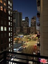 315 W 5th St in Los Angeles, CA - Building Photo