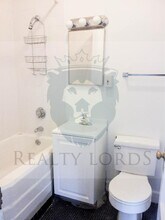 1213 Beacon St in Brookline, MA - Foto de edificio - Building Photo