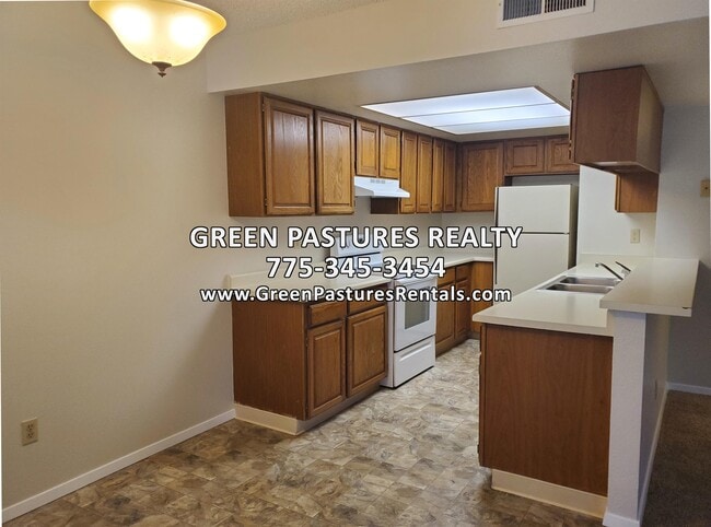 542 Nichols Blvd in Sparks, NV - Building Photo - Building Photo