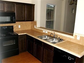 342 Schirra Ct in Lavon, TX - Building Photo - Building Photo