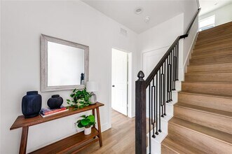 13325 Bee St in Farmers Branch, TX - Building Photo - Building Photo