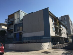 710 S St Andrews Pl in Los Angeles, CA - Building Photo - Building Photo