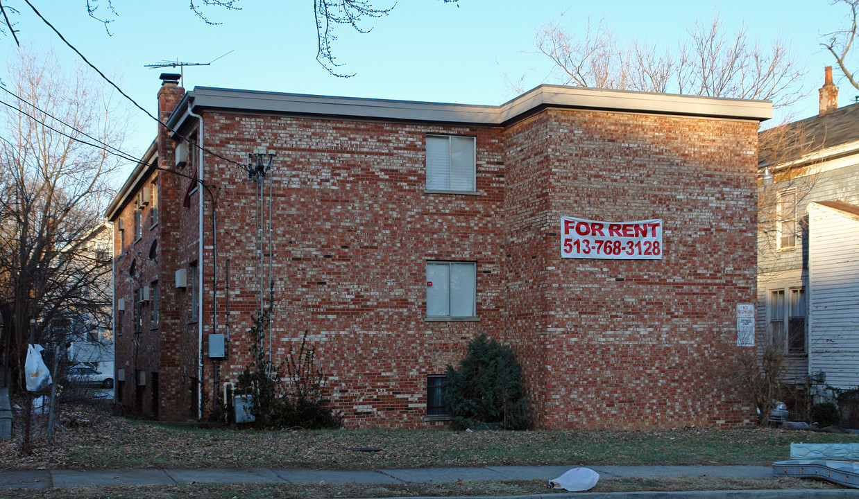 2634 Stanton Ave in Cincinnati, OH - Foto de edificio