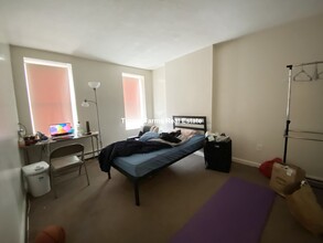 92 Hammond St, Unit 4 in Boston, MA - Building Photo - Building Photo