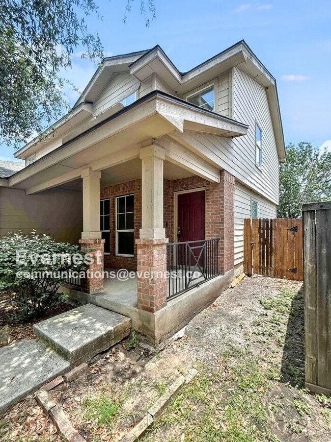2671 Hunt St in New Braunfels, TX - Building Photo - Building Photo