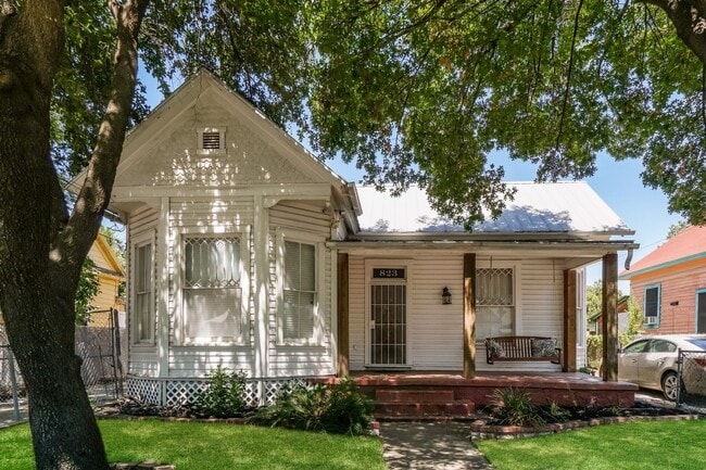 property at 823 W Euclid Ave