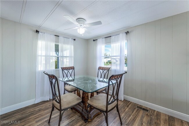 property at 21 Lemans Dr