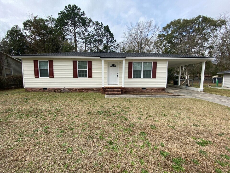 641 Eagan Rd in Hinesville, GA - Building Photo