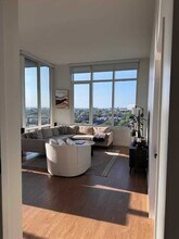 633 W North Ave, Unit 1102 in Chicago, IL - Building Photo - Building Photo
