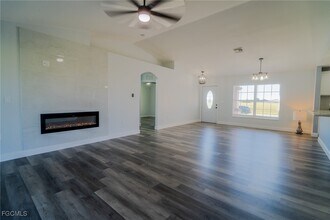 1021 NW 10th Ave in Cape Coral, FL - Building Photo - Building Photo