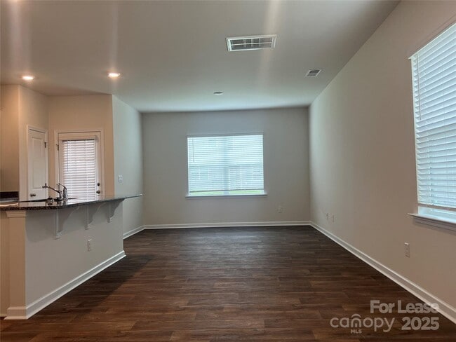 7117 North Mills Rd in Charlotte, NC - Building Photo - Building Photo