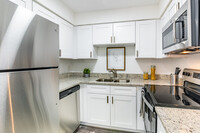 Andover Club Apartments in Tampa, FL - Building Photo - Building Photo