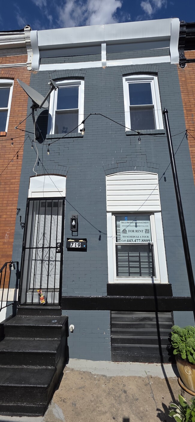 property at 719 N Belnord Ave
