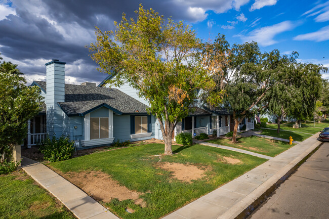 Castle Rock in Peoria, AZ - Building Photo - Building Photo