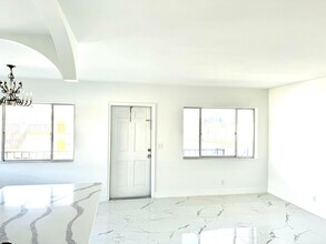 3080 Lake Osborne Dr in Lake Worth Beach, FL - Building Photo - Building Photo
