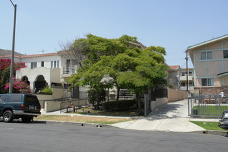 4835 Elmwood Ave in Los Angeles, CA - Building Photo - Building Photo