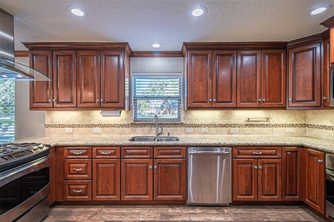 17615 Swansbury Dr