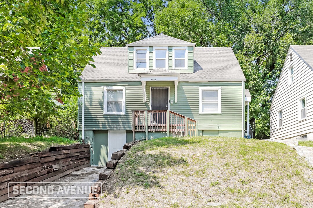 4412 Kensington Ave in Kansas City, MO - Foto de edificio