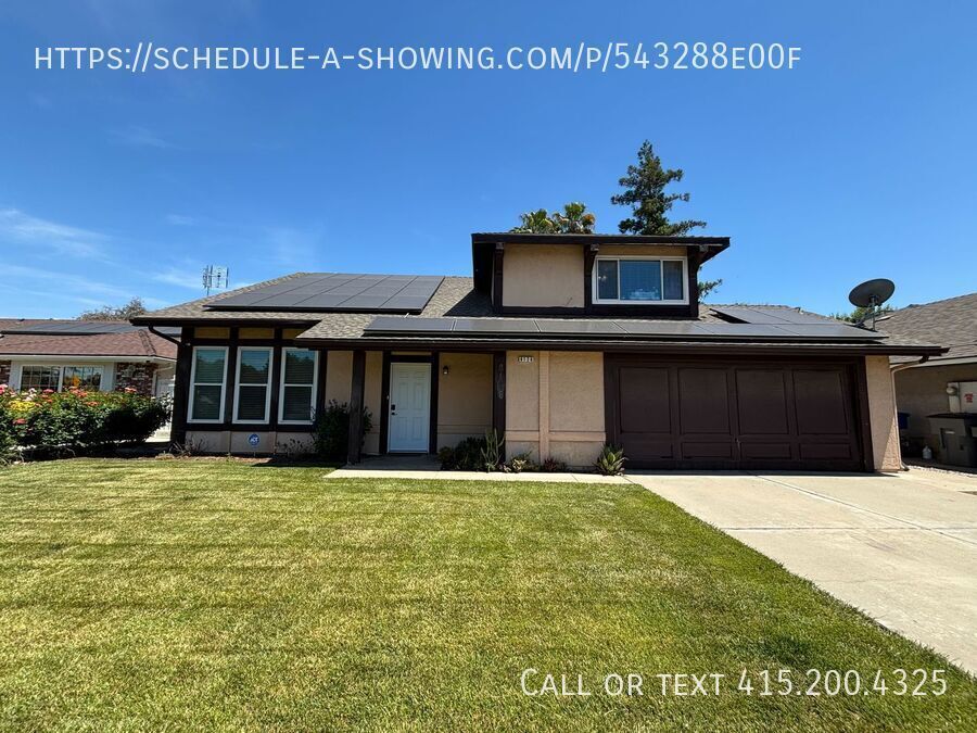 8126 N Mariposa St in Fresno, CA - Building Photo
