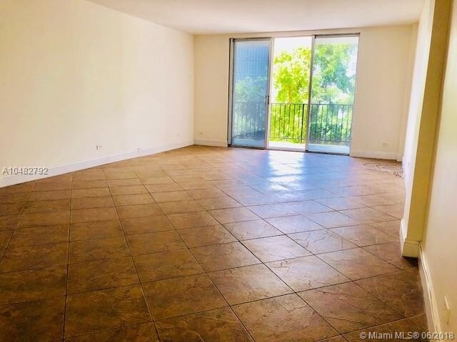 1001 91st St-Unit -410 in Bay Harbor Islands, FL - Building Photo - Building Photo