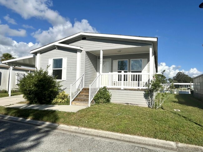 8775 20th St in Vero Beach, FL - Building Photo - Building Photo