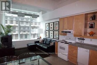 155-155 Dalhousie St in Toronto, ON - Building Photo - Building Photo