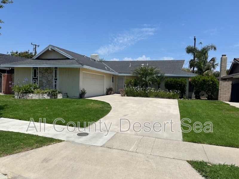 16602 Cooper Ln in Huntington Beach, CA - Building Photo