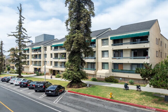 La Fayette Park Towers Condominiums in Los Angeles, CA - Building Photo - Building Photo