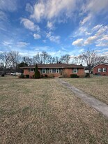 718 Woodhill Dr in Murfreesboro, TN - Building Photo