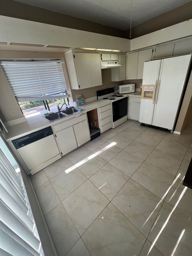 1709 Lake Cypress Dr in Safety Harbor, FL - Building Photo - Building Photo