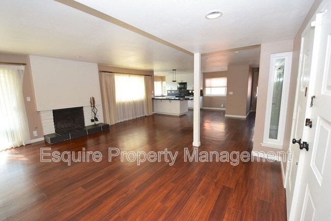 1335 Lawrence Way in Oxnard, CA - Building Photo - Building Photo