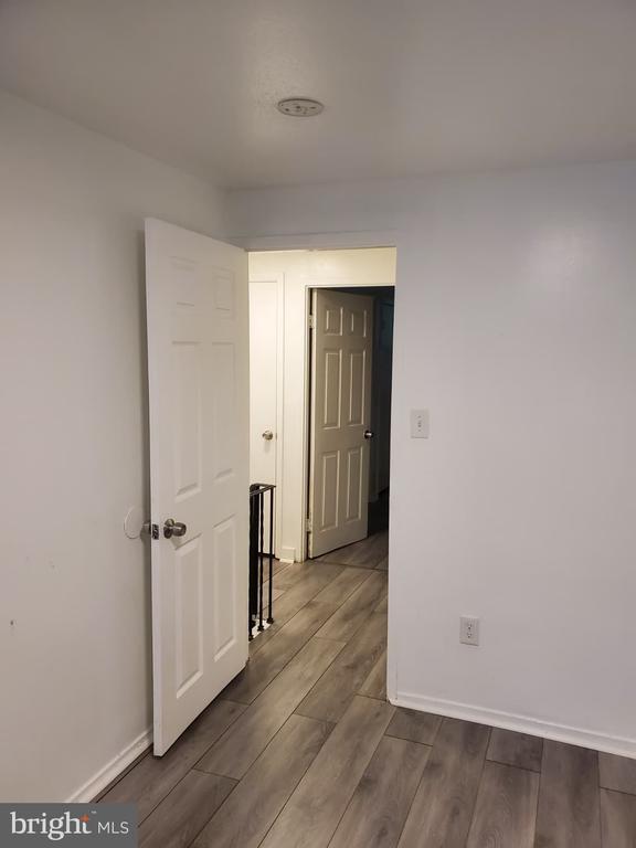 property at 1909 Dutch Village Dr