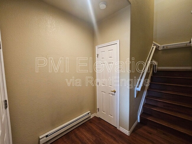 6697 S Forest Way in Centennial, CO - Building Photo - Building Photo