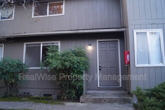 1007 NW C St in Grants Pass, OR - Foto de edificio - Building Photo