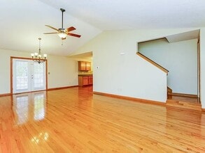 8095 Chapel Stone Rd in Columbus, OH - Building Photo - Building Photo
