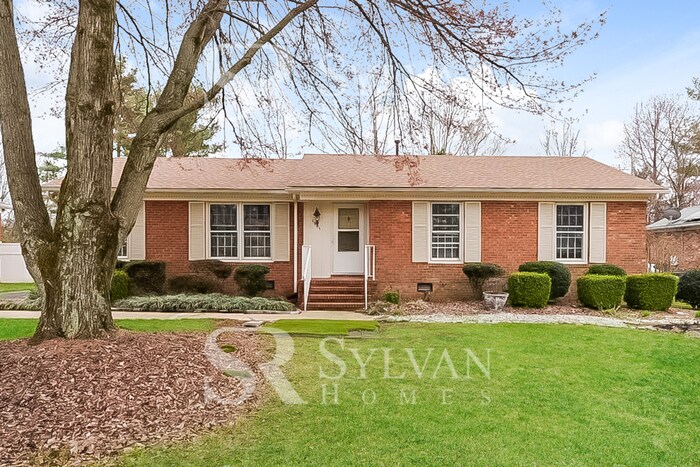 4805 Ferncrest Dr in Greensboro, NC - Building Photo