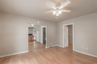 1320 22nd St in Huntsville, TX - Building Photo - Building Photo