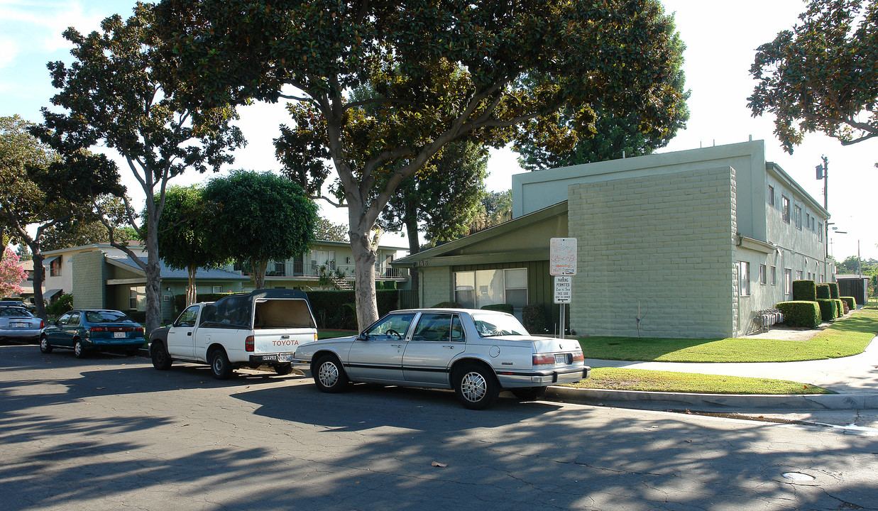 142-146 S Princeton Ave in Fullerton, CA - Building Photo