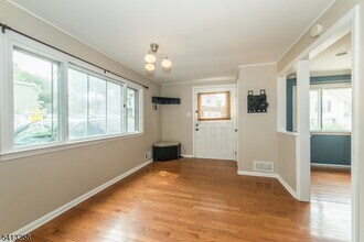 37 Embury Pl in Parsippany Troy Hills, NJ - Building Photo - Building Photo