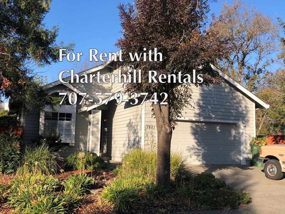 7821 Meadowlark Way in Windsor, CA - Building Photo