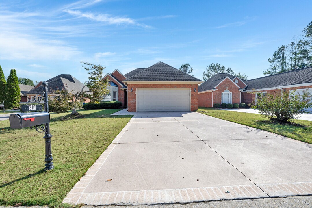 310 Willow Crest Ln in Hoover, AL - Building Photo