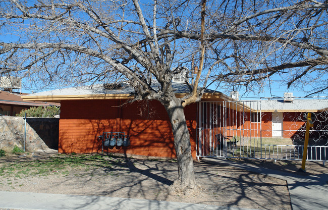 8612 LAWSON St in El Paso, TX - Building Photo - Building Photo