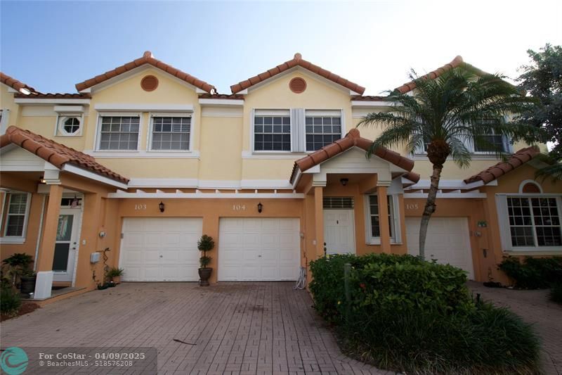 1962 NE 7th St in Deerfield Beach, FL - Foto de edificio